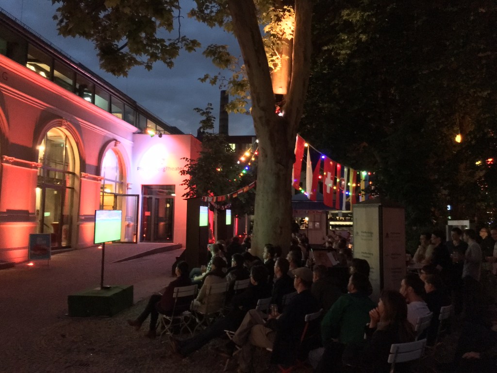 Public Viewing –  Berlin-Prenzlauer Berg
