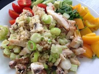 Arbeit_Salat mit Quinoa &amp; Hähnchenstreifen