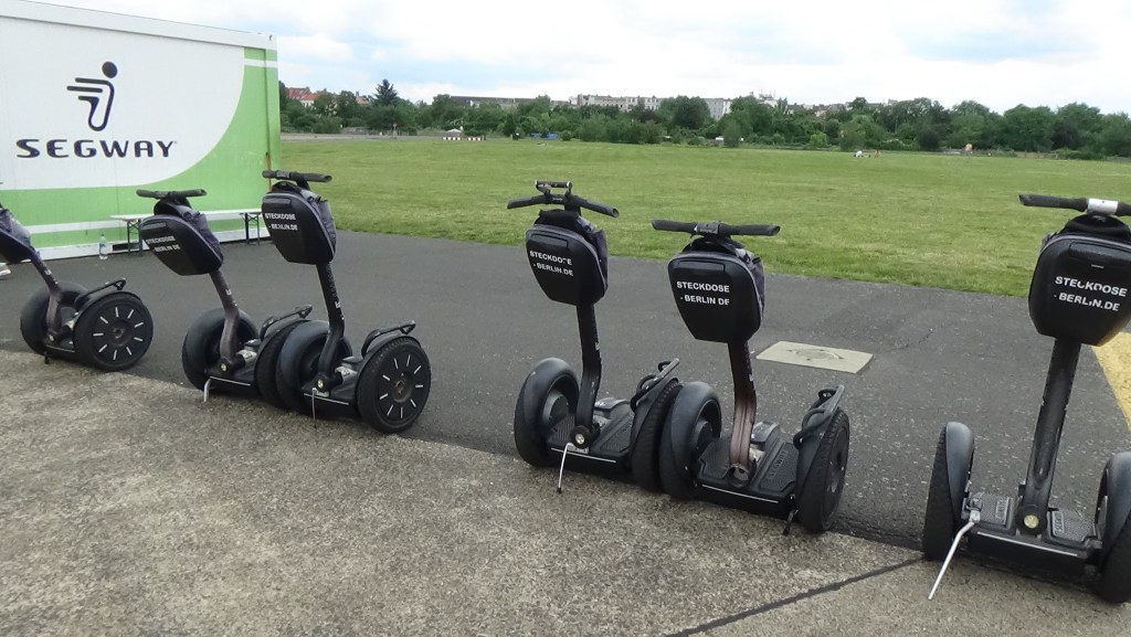 Coole Segway-Touren auf dem Tempelhofer Feld mit „Steckdose Berlin“