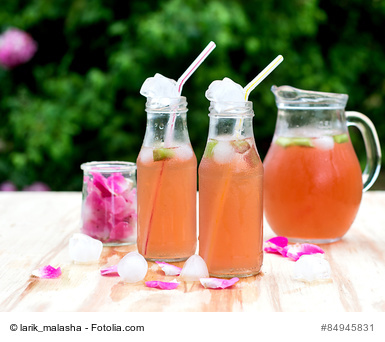 Die perfekte Erfrischung und kaum Kalorien: DIY – Hibiskus&nbsp;Eistee