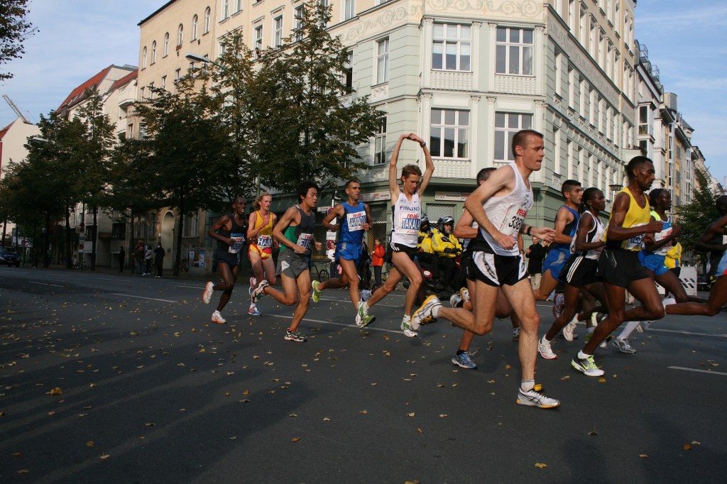Berlin-Marathon: Eine Million Zuschauer feuerten die über 43.800 Läufer trotz Regen&nbsp;an
