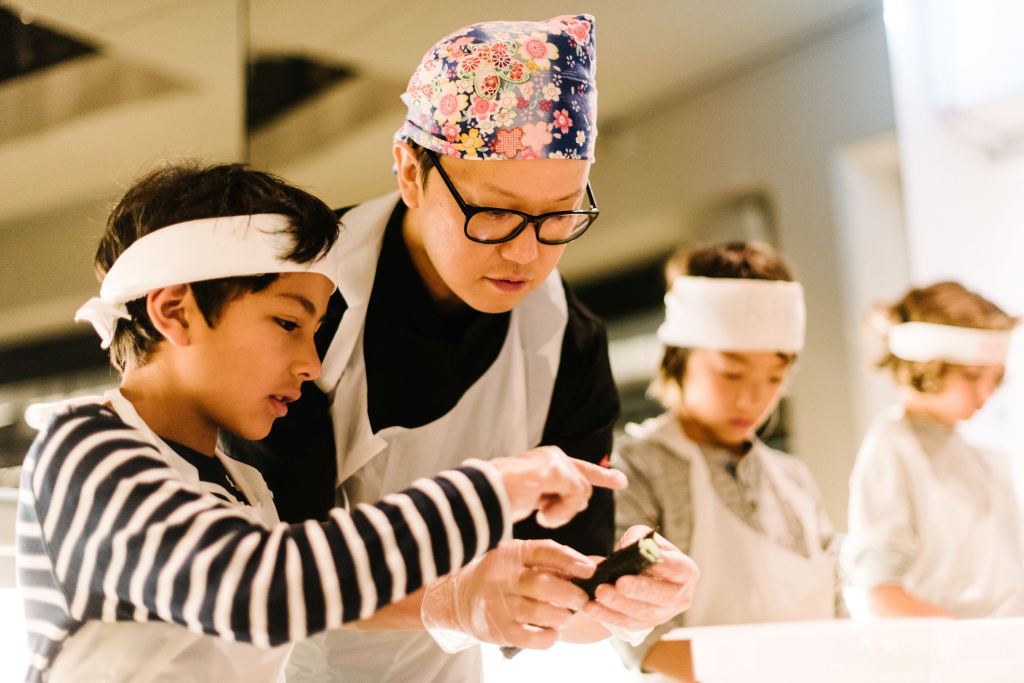 Das „Sticks’n’Sushi“ in Berlin-Mitte heißt einmal im Monat „Kids’n’Sushi“