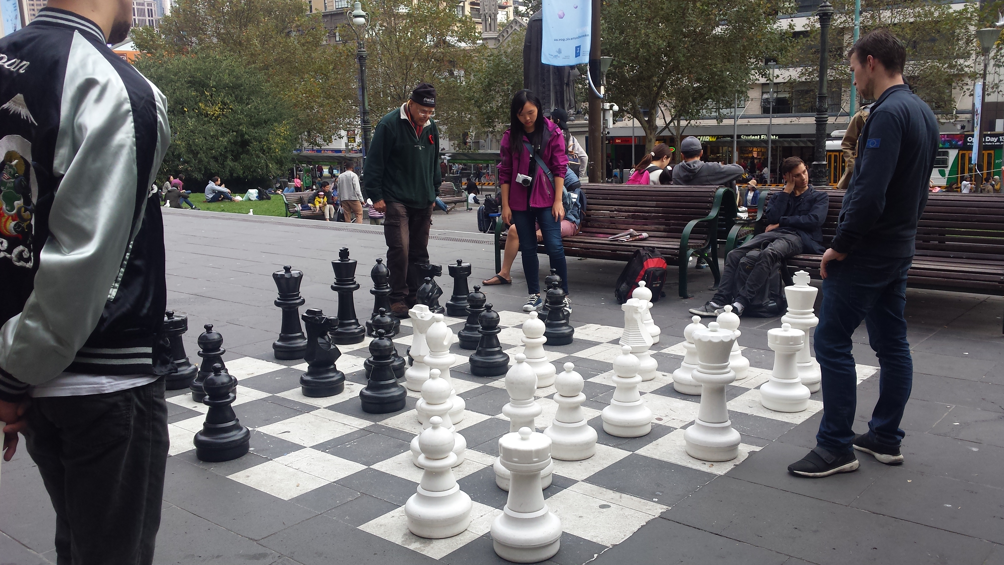 Schachspieler vor der State Library Victoria