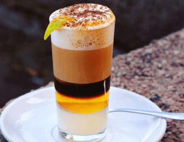 Urlaubsfeeling pur: Barraquito → Das köstliche Kaffee-Kultgetränk von den&nbsp;Kanaren