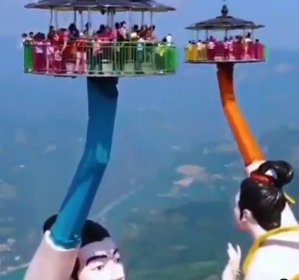 Neue Attraktion in China: „Flying Kiss“→ nur was für Nervenstarke!&nbsp;#enjoy