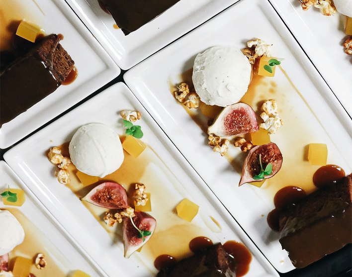 Her mit den neuen Eisrezepten: Hefe-Eis mit karamelisierten Mandeln  #geschmacksexplosion