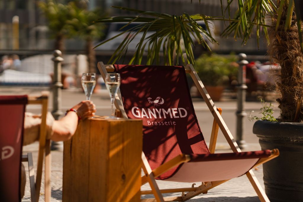 Raus aus den Federn → Sommer, Sonne und Champagnerfrühstück: Auszeit zu zweit direkt an der&nbsp;Spree