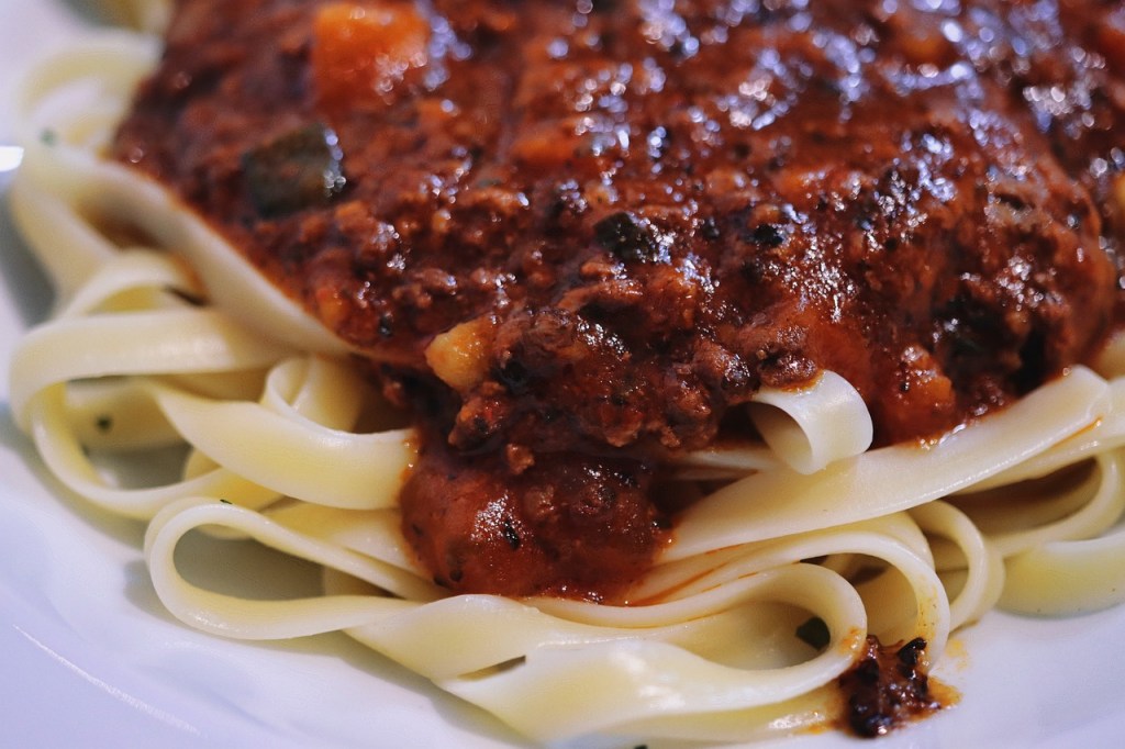 Die Original Spaghetti Bolognese: Ein Stück Italien auf dem Teller #bologna #tagliatelleperfavore ♥