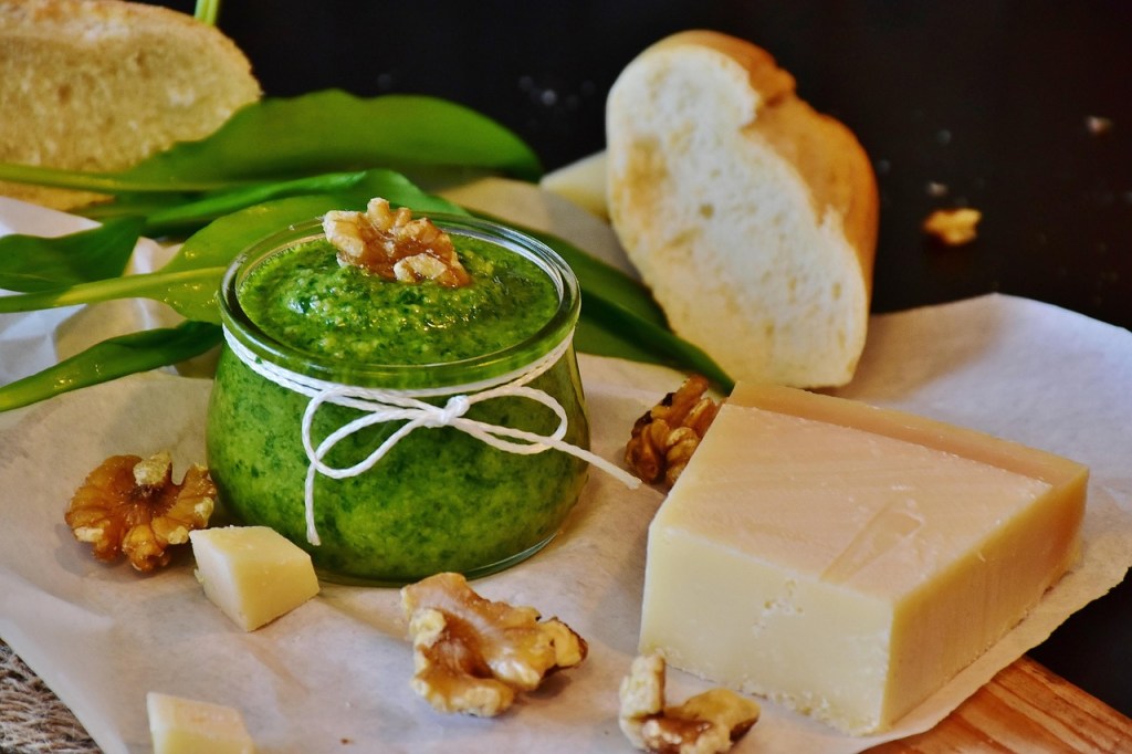 Petersilien-Pesto: Frisch, lecker und sooo gesund ♥&nbsp;#sommersnacks