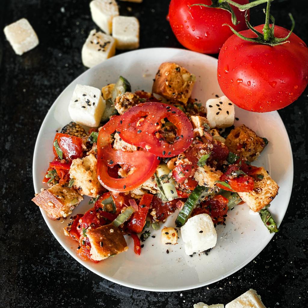 Panzanella: Der leckere italienische Brot- & Sommersalat, der dein Herz im Sturm erobert ♥ #amore&nbsp;#mitvielliebe