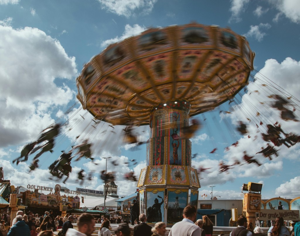 Der schöne Sonntags-Tipp: Auf zum Schollenfest in Tegel – das älteste Volkstfest in Berlin 22. 8 – 07. 9.&nbsp;♥